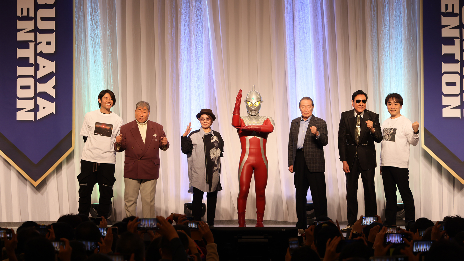 ウルトラセブン55thグランドフィナーレ』森次晃嗣、ひし美ゆり子 ウルトラセブン55thグランドフィナーレ』森次晃嗣、ひし美ゆり子